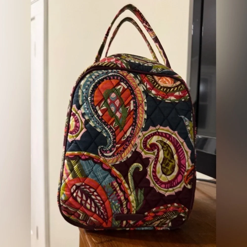 Vera Bradley Colorful Paisley Quilted Lunch Bag. Retired Pattern. Like new.